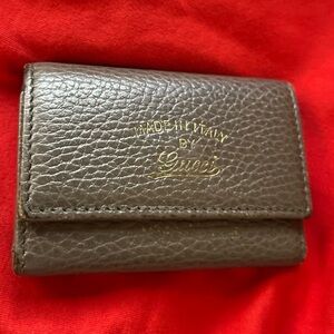 AUTHENTIC Rare Gucci Leather Swing Key Case with Pink Interior, VG condi…
